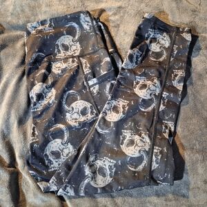 CVG Kettlebell Skull CAPRI Leggings